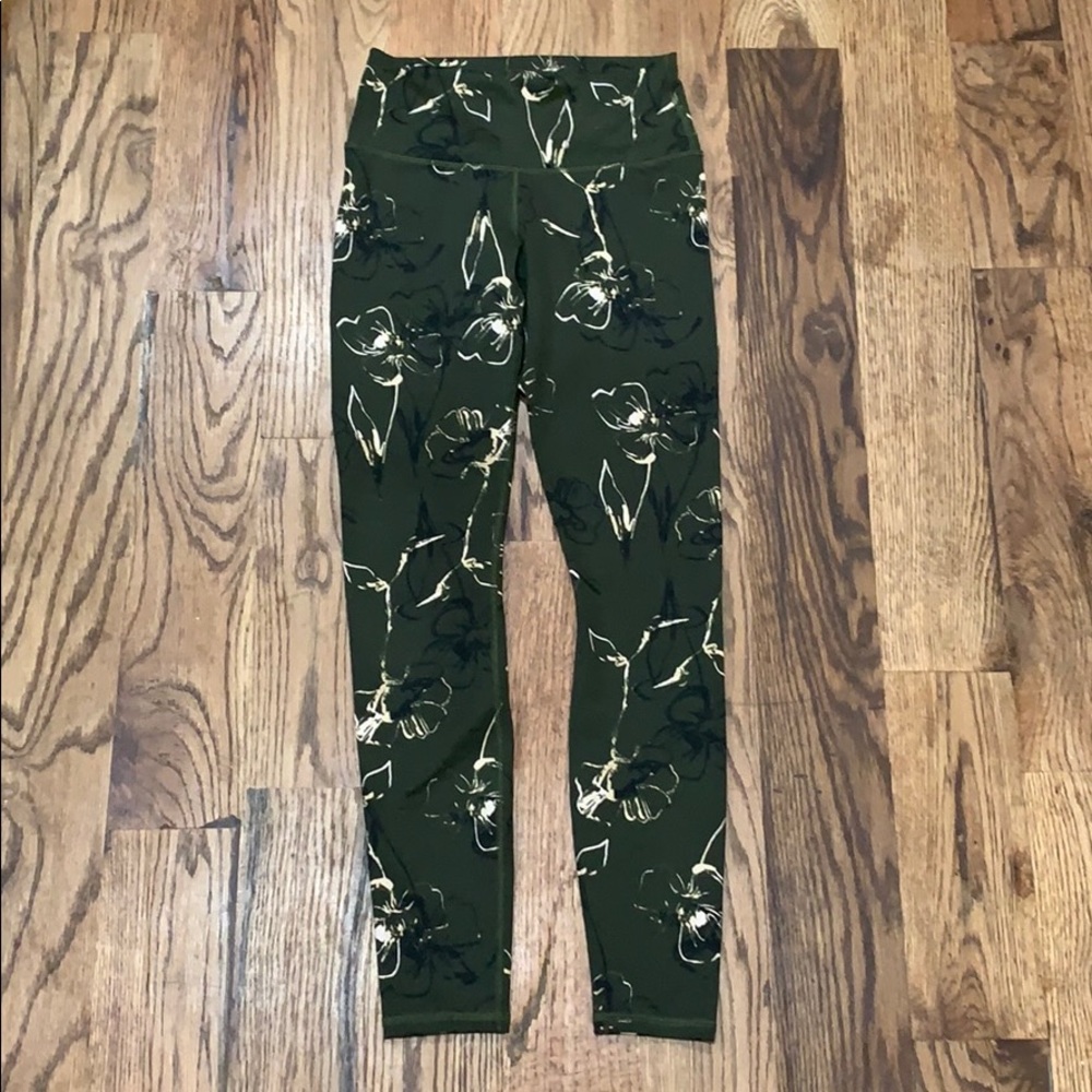 Fabletics Green Flower Print Leggings XS